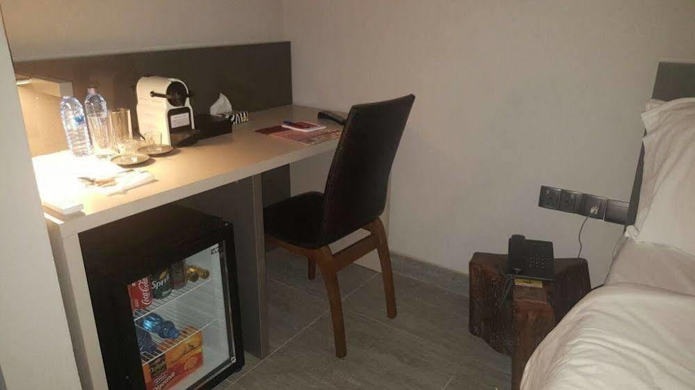 Urbano Hotel By Roots Wiaboman Esterno foto