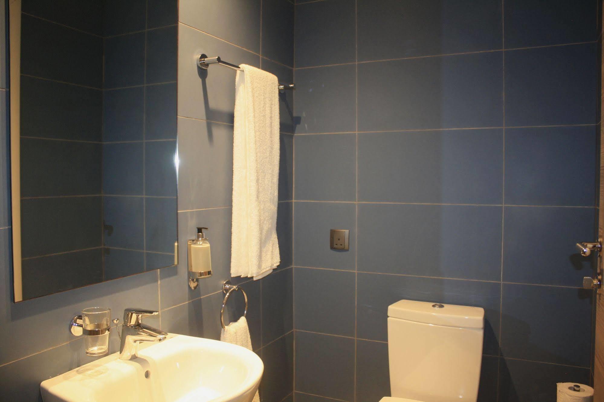 Urbano Hotel By Roots Wiaboman Esterno foto