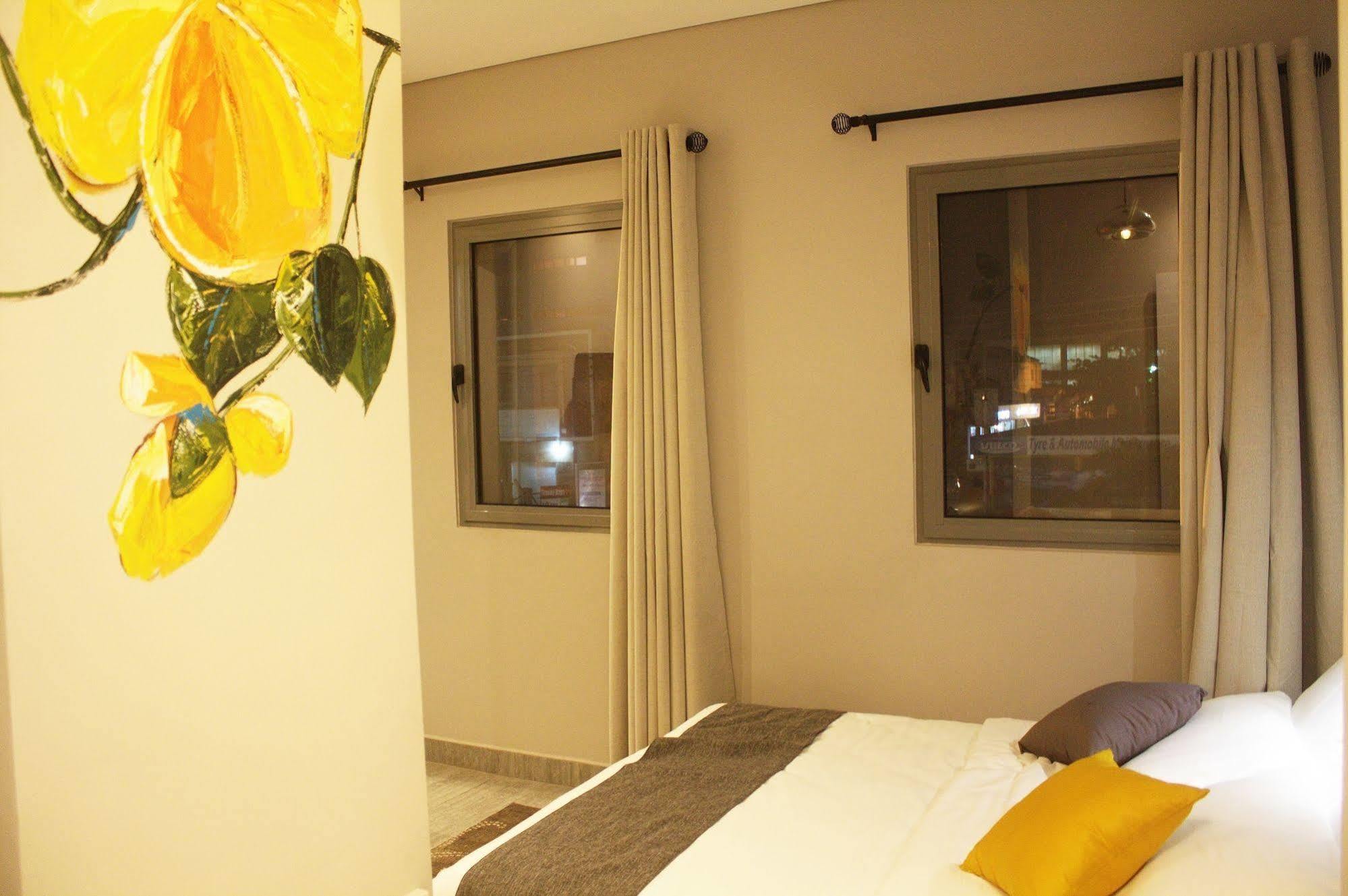 Urbano Hotel By Roots Wiaboman Esterno foto