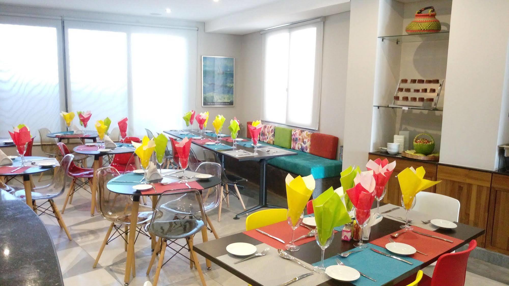 Urbano Hotel By Roots Wiaboman Esterno foto